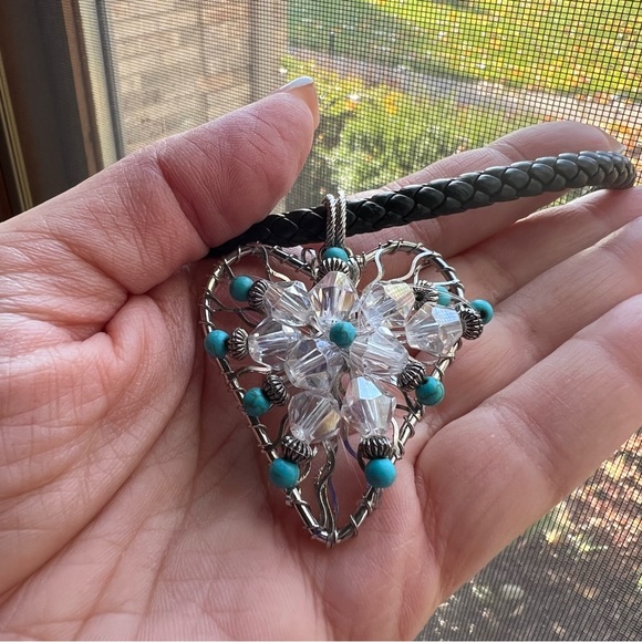 Swarovski Elements & Turquoise Beads Heart Pendant Choker on Faux Leather Cord - Picture 4 of 16